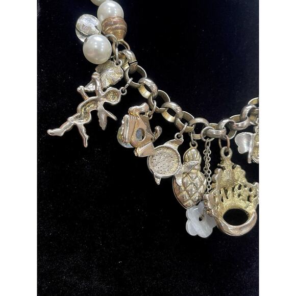 Vintage Carolee Faux Pearl Two-Tone Crown Statement Charms Necklace 16” READ - Picture 4 of 7